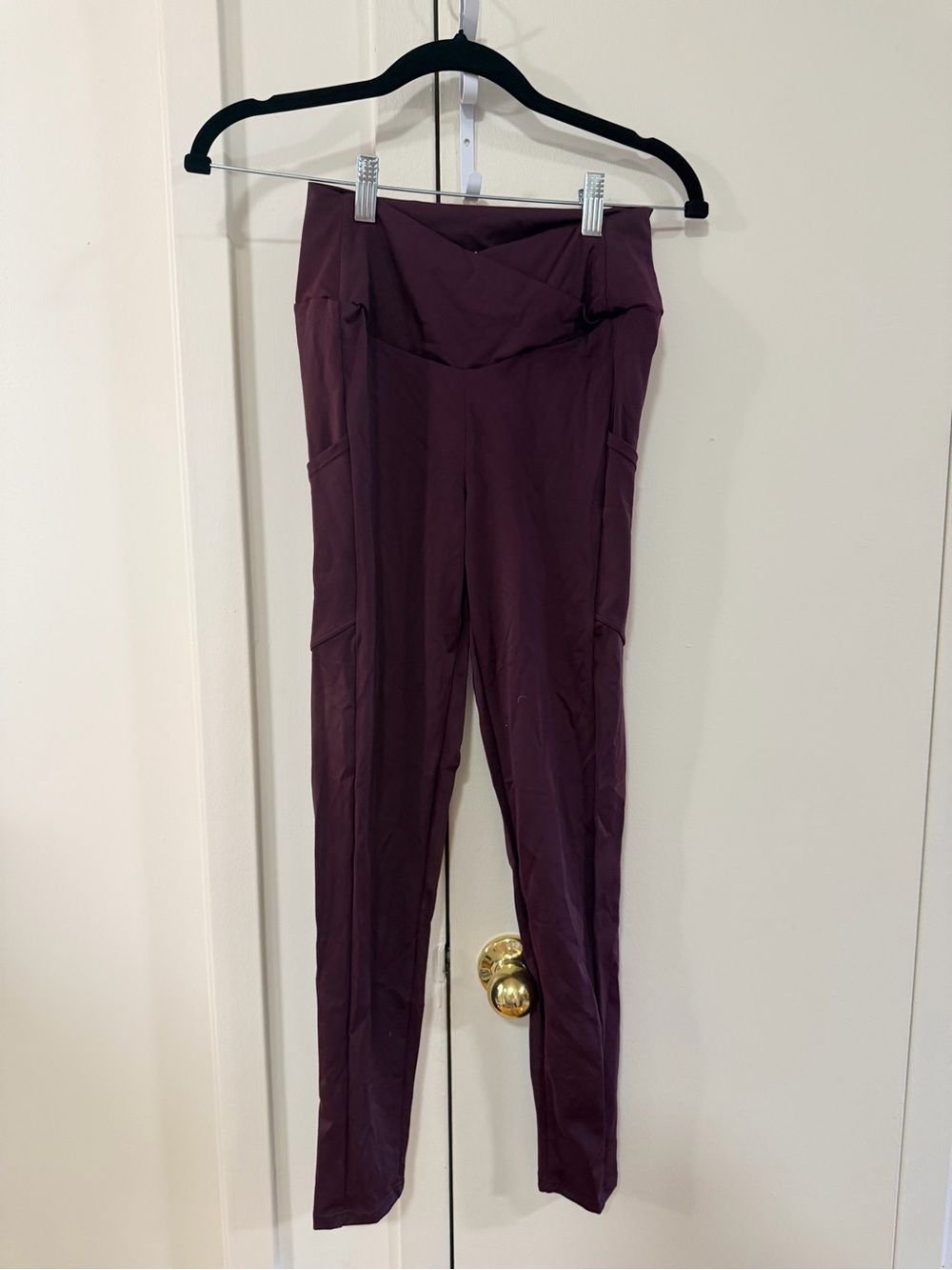 Balera Plum High-Waist Cross Waist Leggings with Side Pockets